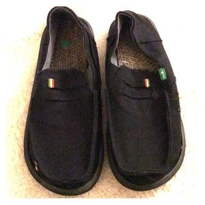 Men’s like new black Sanuk shoe, size 11